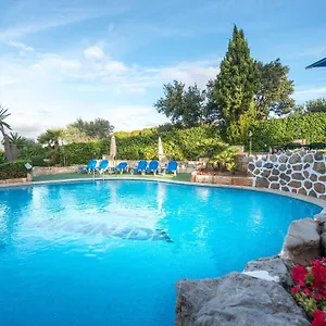 Ona Aucanada Apartahotel